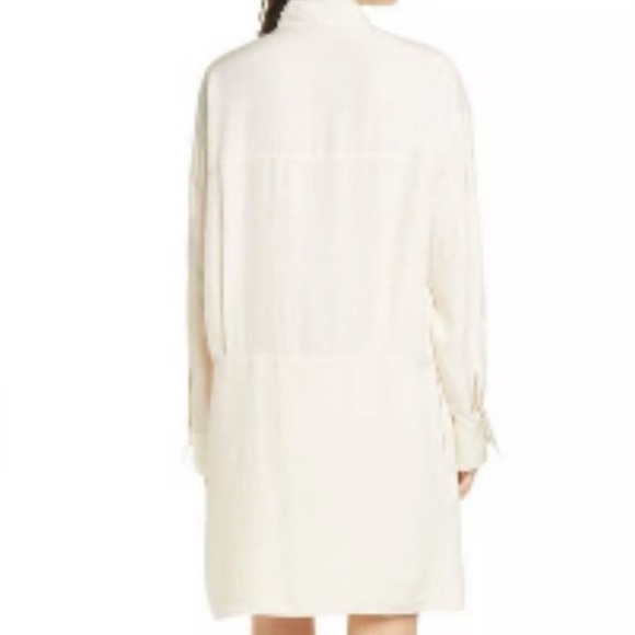 VINCE Ecru Utility Cream Shirt Dress
MSRP $345
$127 $345
Size: XS (Fits to M) - Picture 5 of 6